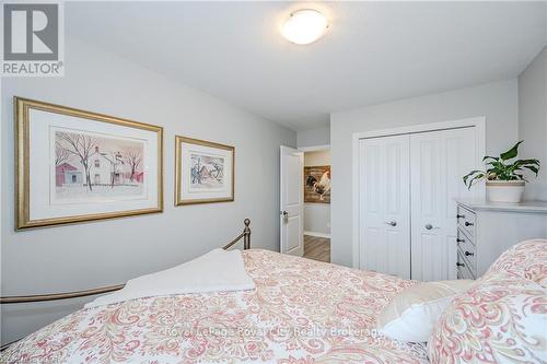 13 - 146 Downey Road, Guelph (Kortright Hills), ON - Indoor Photo Showing Bedroom