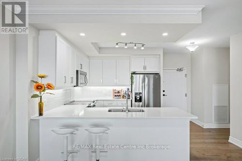 905 - 1878 Gordon Street, Guelph (Guelph South), ON - Indoor Photo Showing Kitchen With Double Sink With Upgraded Kitchen