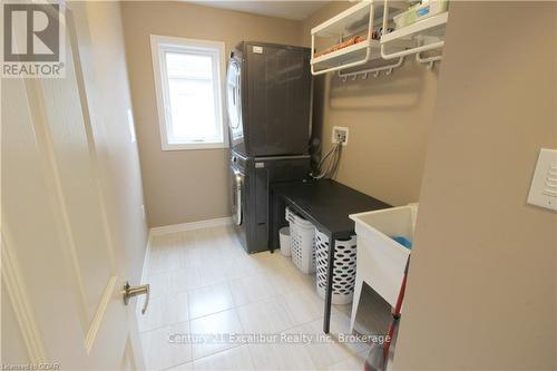 96 Elliot Avenue E, Centre Wellington (Fergus), ON - Indoor Photo Showing Laundry Room