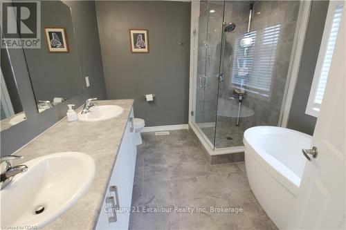 96 Elliot Avenue E, Centre Wellington (Fergus), ON - Indoor Photo Showing Bathroom