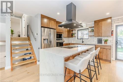 1735 Queenston Road, Cambridge, ON - Indoor Photo Showing Kitchen With Upgraded Kitchen