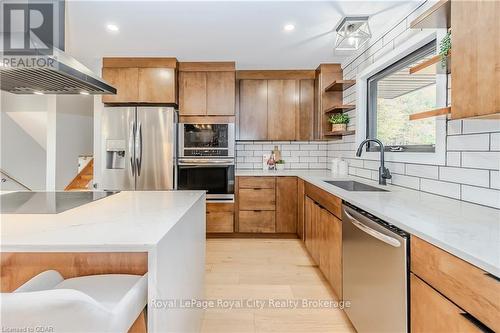 1735 Queenston Road, Cambridge, ON - Indoor Photo Showing Kitchen With Stainless Steel Kitchen With Upgraded Kitchen