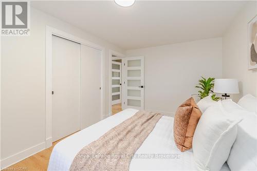 1735 Queenston Road, Cambridge, ON - Indoor Photo Showing Bedroom