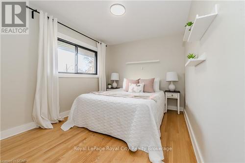 1735 Queenston Road, Cambridge, ON - Indoor Photo Showing Bedroom