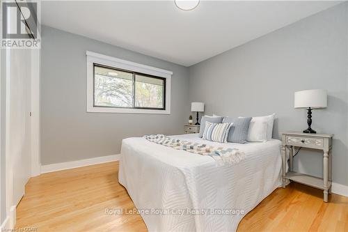 1735 Queenston Road, Cambridge, ON - Indoor Photo Showing Bedroom