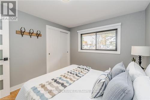 1735 Queenston Road, Cambridge, ON - Indoor Photo Showing Bedroom