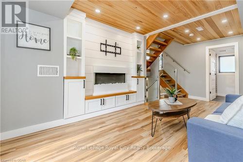 1735 Queenston Road, Cambridge, ON - Indoor Photo Showing Other Room With Fireplace