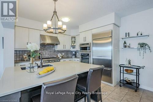 28 - 19 Simmonds Drive, Guelph (Waverley), ON - Indoor Photo Showing Kitchen With Double Sink With Upgraded Kitchen