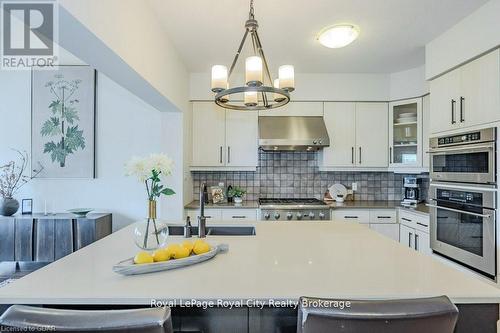 28 - 19 Simmonds Drive, Guelph (Waverley), ON - Indoor Photo Showing Kitchen With Upgraded Kitchen