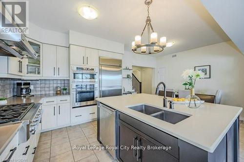 28 - 19 Simmonds Drive, Guelph (Waverley), ON - Indoor Photo Showing Kitchen With Double Sink With Upgraded Kitchen