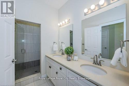 28 - 19 Simmonds Drive, Guelph (Waverley), ON - Indoor Photo Showing Bathroom