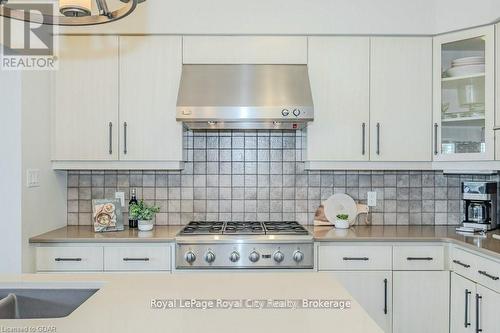 28 - 19 Simmonds Drive, Guelph (Waverley), ON - Indoor Photo Showing Kitchen With Upgraded Kitchen