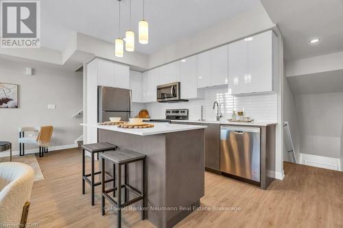 113 - 708 Woolwich Street, Guelph (Northwest Industrial Park), ON - Indoor Photo Showing Kitchen With Stainless Steel Kitchen With Upgraded Kitchen