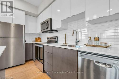 113 - 708 Woolwich Street, Guelph (Northwest Industrial Park), ON - Indoor Photo Showing Kitchen With Stainless Steel Kitchen With Upgraded Kitchen