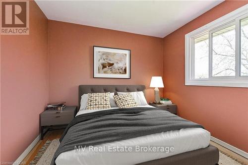 912 Scotland Street, Centre Wellington (Fergus), ON - Indoor Photo Showing Bedroom