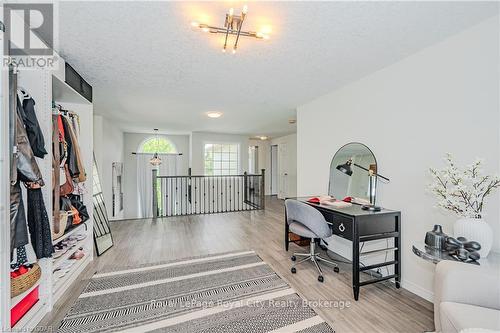 173 Clair Road W, Guelph (Clairfields), ON - Indoor