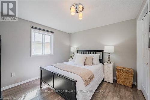 173 Clair Road W, Guelph (Clairfields), ON - Indoor Photo Showing Bedroom