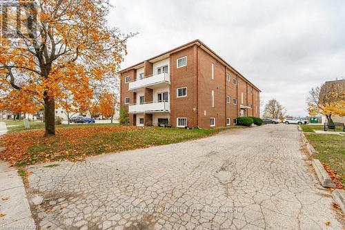 302 - 57 Conroy Crescent, Guelph (College), ON 