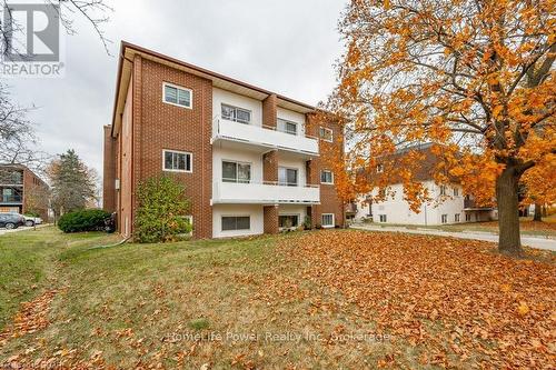 302 - 57 Conroy Crescent, Guelph (College), ON 