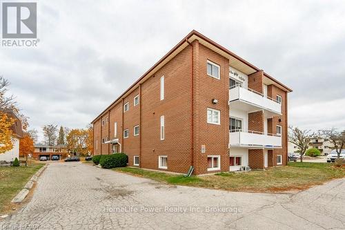 302 - 57 Conroy Crescent, Guelph (College), ON 