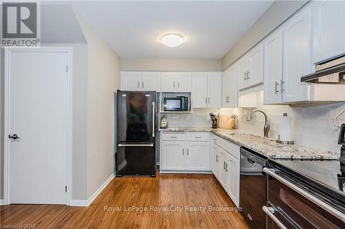 106 - 121 Waterloo Avenue, Guelph (Central West), ON - Indoor Photo Showing Kitchen