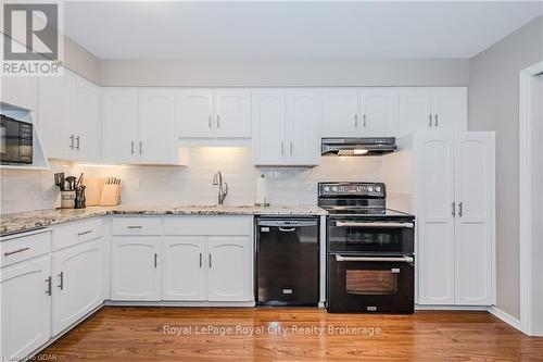 106 - 121 Waterloo Avenue, Guelph (Central West), ON - Indoor Photo Showing Kitchen