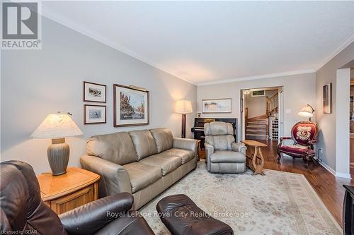 106 - 121 Waterloo Avenue, Guelph (Central West), ON - Indoor Photo Showing Living Room