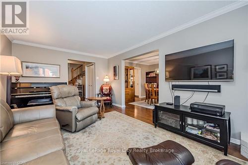 106 - 121 Waterloo Avenue, Guelph (Central West), ON - Indoor Photo Showing Living Room