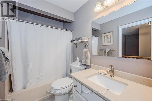 106 - 121 Waterloo Avenue, Guelph (Central West), ON - Indoor Photo Showing Bathroom