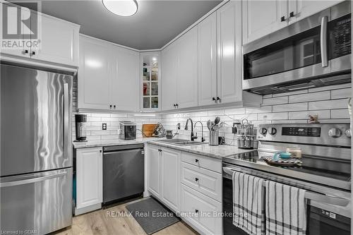 84 Wilton Road, Guelph (Waverley), ON - Indoor Photo Showing Kitchen With Stainless Steel Kitchen With Upgraded Kitchen