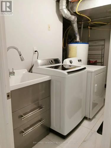 Bsmt - 2 Lonsdale Court, Markham, ON - Indoor Photo Showing Laundry Room