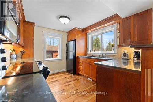 2651 Forks Of The Credit Road, Caledon, ON - Indoor Photo Showing Kitchen