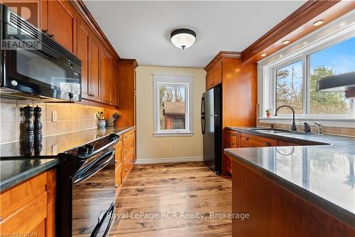 2651 Forks Of The Credit Road, Caledon, ON - Indoor Photo Showing Kitchen