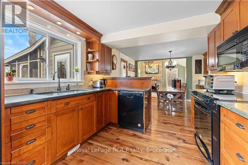 2651 Forks Of The Credit Road, Caledon, ON - Indoor Photo Showing Kitchen With Double Sink