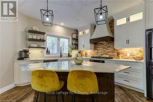 211721 Baseline, West Grey, ON - Indoor Photo Showing Kitchen With Upgraded Kitchen