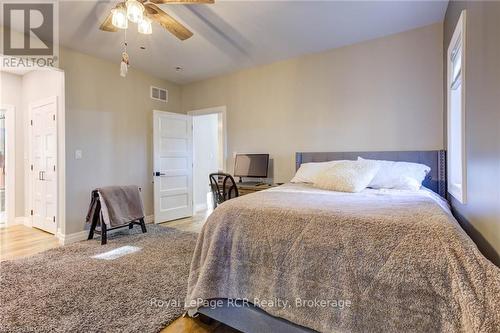 211721 Baseline, West Grey, ON - Indoor Photo Showing Bedroom