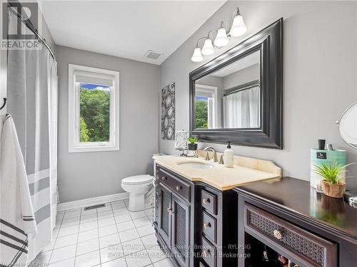 10 Forest Ridge Crescent, Halton Hills (1048 - Limehouse), ON - Indoor Photo Showing Bathroom