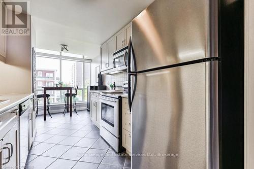 514 - 430 Pearl Street, Burlington (Brant), ON - Indoor Photo Showing Kitchen