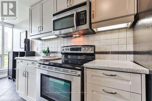 514 - 430 Pearl Street, Burlington (Brant), ON - Indoor Photo Showing Kitchen