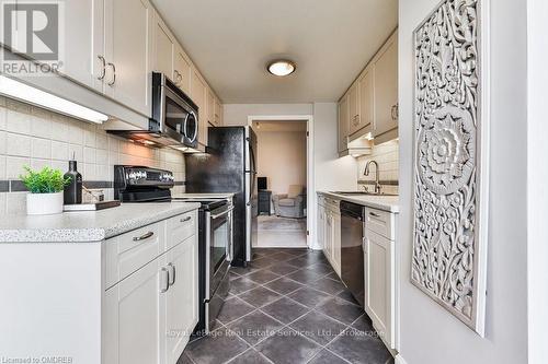 514 - 430 Pearl Street, Burlington (Brant), ON - Indoor Photo Showing Kitchen