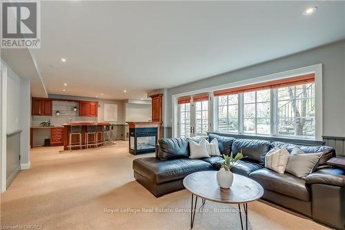 370 Poplar Drive, Oakville (1011 - Mo Morrison), ON - Indoor Photo Showing Living Room With Fireplace