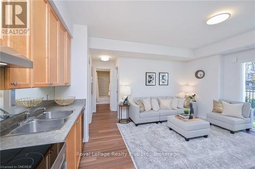 59 - 3056 Eglinton Avenue, Mississauga (Churchill Meadows), ON - Indoor Photo Showing Living Room