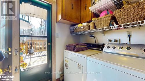 14 Seneca Crescent, Tiny, ON - Indoor Photo Showing Laundry Room