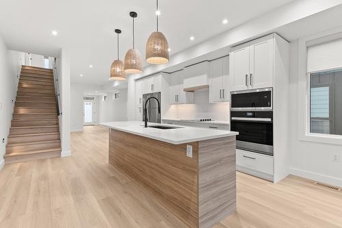 102-175 Abbott Street, Penticton, BC - Indoor Photo Showing Kitchen