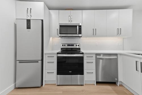 102-175 Abbott Street, Penticton, BC - Indoor Photo Showing Kitchen