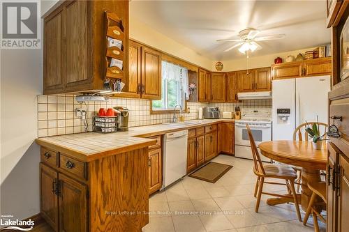 682 Concession 15 Road W, Tiny, ON - Indoor Photo Showing Kitchen