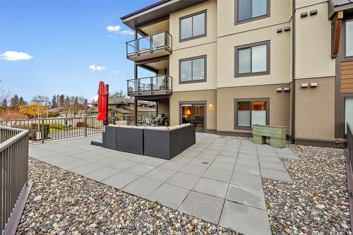 107-4380 Lakeshore Road, Kelowna, BC - Outdoor