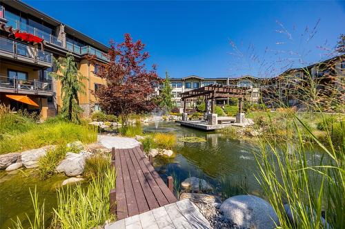 107-4380 Lakeshore Road, Kelowna, BC - Outdoor