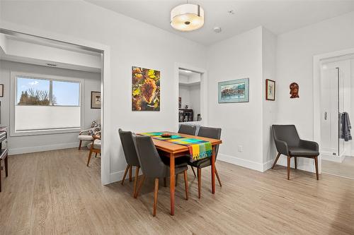 107-4380 Lakeshore Road, Kelowna, BC - Indoor Photo Showing Dining Room