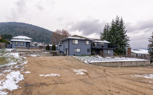 1350 13 Avenue, Salmon Arm, BC - Outdoor